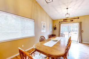 Gallery image of Harlequin Cabin in Sunriver