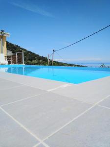 Imagen de la galería de Villa George sunrise, en Ratzaklíon