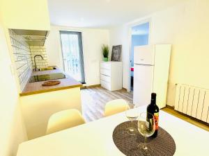 Fotografia z galérie ubytovania Lovely Apartment in Sagaró Center with Garden, AACC & WI-FI - Couples & Small Families v destinácii S'Agaro