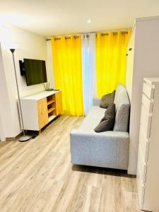 Fotografia z galérie ubytovania Lovely Apartment in Sagaró Center with Garden, AACC & WI-FI - Couples & Small Families v destinácii S'Agaro