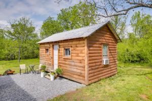 Taman di luar Peaceful Rutherfordton Getaway 6 Mi to Downtown!