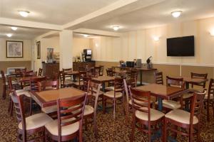 Μια τηλεόραση ή/και κέντρο ψυχαγωγίας στο Econo Lodge Daytona Beach - Speedway