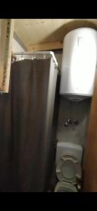 Ένα μπάνιο στο Still cabin +9 φωτογραφίες