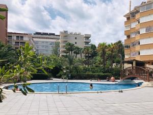 Bazén v ubytovaní Apartamento céntrico con piscina alebo v jeho blízkosti