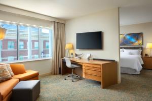 TV a/nebo společenská místnost v ubytování The Westin Buffalo