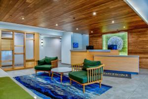 Posezení v ubytování Fairfield Inn & Suites by Marriott Cortland + 39 fotografií