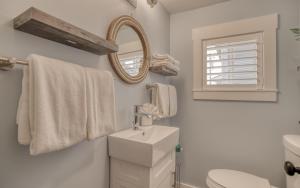 Ένα μπάνιο στο King Tide - Meredith Lodging +37 φωτογραφίες