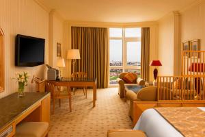 พื้นที่นั่งเล่นของ Sheraton Kuwait, a Luxury Collection Hotel, Kuwait City