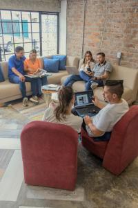 Επισκέπτες που μένουν στο Ventiuna Hotel y Coliving