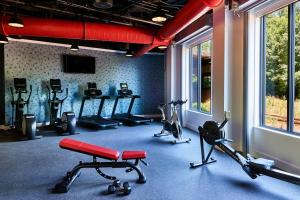 Fitness centrum a/nebo fitness zařízení v ubytování The Casso, Raleigh, a Tribute Portfolio Hotel