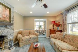 Gallery image of Charming New Bern Cottage with Grill and Fire Pit! in New Bern