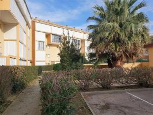 En have udenfor Appartement T2 à Argelès-sur-Mer - Proche plage, parking privé, loggia sud, 4 couchages - FR-1-388-4