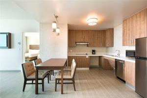 Kuchyň nebo kuchyňský kout v ubytování Residence Inn by Marriott Panama City