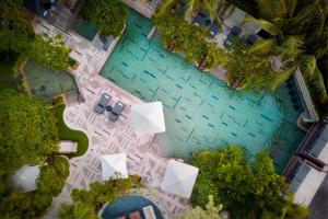 Der Swimmingpool an oder in der Nähe von The St. Regis Jakarta