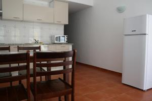 Küche/Küchenzeile in der Unterkunft Casa da Praia do Amado