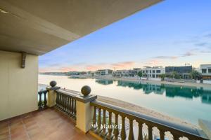 Mynd úr myndasafni af Manzil - Ultra Luxury 5BR Villa with Pool and Beach Access in Palm Jumeirah í Dúbaí