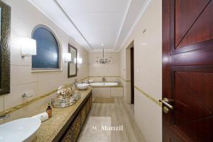 Mynd úr myndasafni af Manzil - Ultra Luxury 5BR Villa with Pool and Beach Access in Palm Jumeirah í Dúbaí