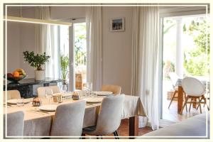 Posezení v ubytování Villa La Higuera