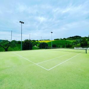 Εγκαταστάσεις για τένις ή/και σκουός στο La Bargnina ή εκεί κοντά