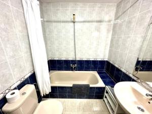 Kúpeľňa v ubytovaní Three bedroom apartment, PRIME Javea location