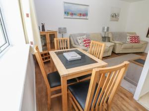 Istumisnurk majutusasutuses Badger Sett in Granite Henge near Looe