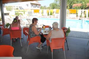 Majutusasutuse Kavos Central külastajad