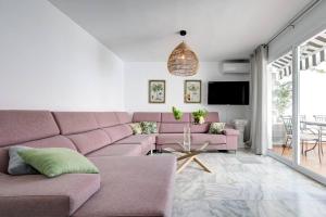 Posedenie v ubytovaní 4 Bedroom Townhouse 200 meters from the Beach!