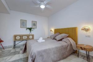 Posteľ alebo postele v izbe v ubytovaní 4 Bedroom Townhouse 200 meters from the Beach!