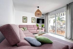Posedenie v ubytovaní 4 Bedroom Townhouse 200 meters from the Beach!