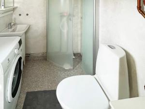 Koupelna v ubytování Holiday home SÖLVESBORG XVI + 21 fotografií
