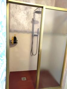 A bathroom at VILLA MOLINELLA