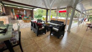 Χώρος καθιστικού στο Finca Agua Luna