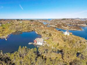 Byrknesにある6 person holiday home in byrknesøy-By Traumのギャラリーの写真