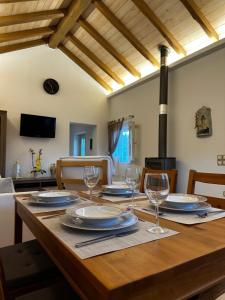TV a/nebo společenská místnost v ubytování KATSANTONIS LUXURY HOUSE