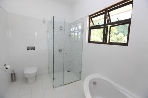 Kamar mandi di La Vue
