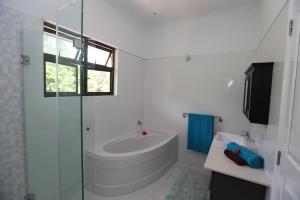 Kamar mandi di La Vue