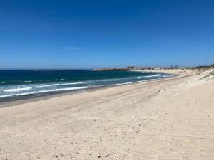 Gallery image of Beachfront Apartment With Sea View in Azurara