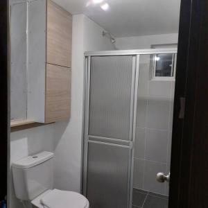 Kúpeľňa v ubytovaní Acogedor Apartamento central.