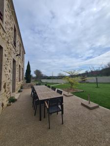 Vonkajšia záhrada v ubytovaní Gîte La Dortière s'Amuse, magnifique maison de maître 12min du Puy du Fo + 37 fotografií