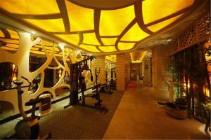 Fitness center at/o fitness facilities sa Foshan Royal Prince Hotel