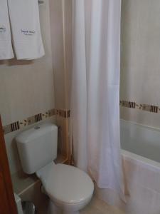 Ένα μπάνιο στο Piringolf apartment +17 φωτογραφίες
