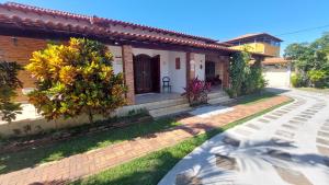 Village Itaúna Inn外面的花园