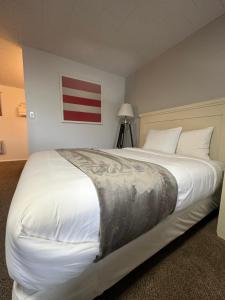 Letto o letti in una camera di Fossil Butte Motel