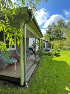 A true nature pearl in idyllic surroundings but close to the city外面的花园