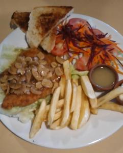 Comida en o cerca de este hotel