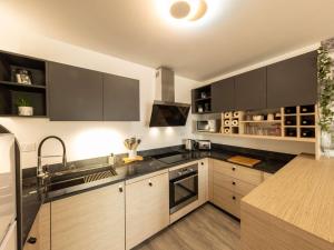 Фотография из галереи Appartement 3 pièces PMR Saint-Pierre-d'Oléron - 4 couchages, balcon, parking - FR-1-246A-245 в городе Сен-Пьер-д'Олерон