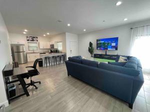 Η κουζίνα ή μικρή κουζίνα στο 3BD/2BTH Home Near Downtown Orlando +25 φωτογραφίες