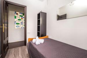 Postel nebo postele na pokoji v ubytování Villa Wanderlust Sitges Hills Exclusive pool only families