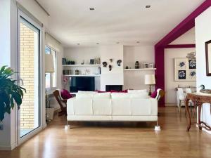 Posezení v ubytování Moderno y amplio apartamento en el centro de Roses