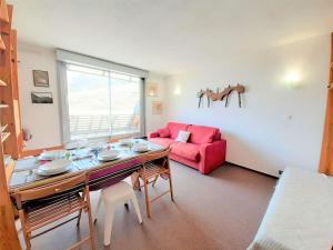 Posedenie v ubytovaní Studio Cabine cosy pour 6 pers. avec TV, kitchenette équipée et casier à ski à Piau-Engaly - FR-1-457-319